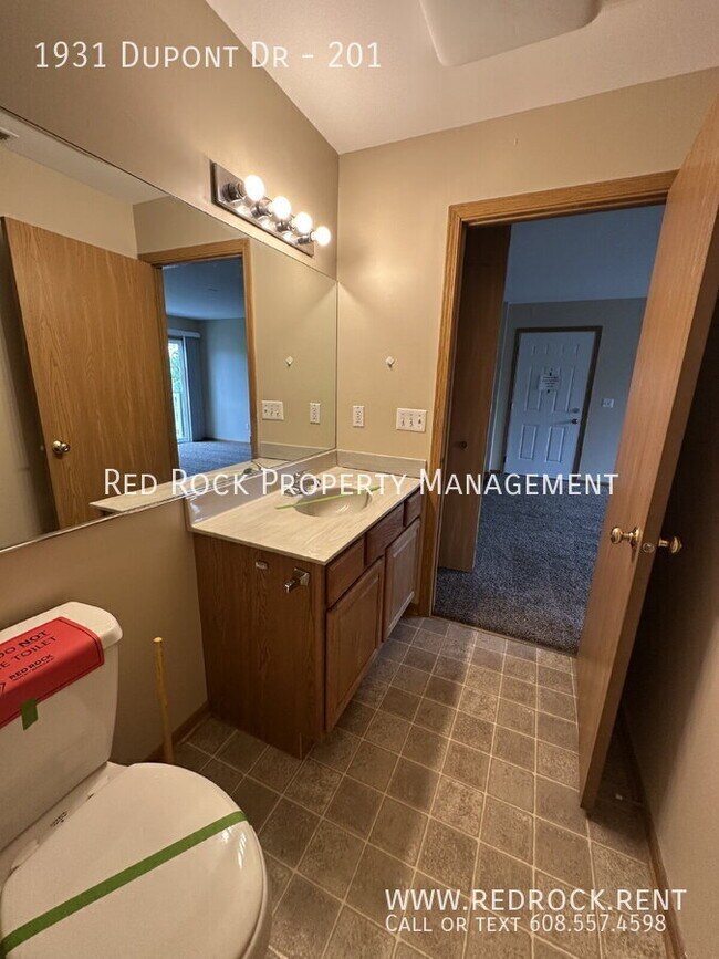 Building Photo - 1931 Dupont Dr