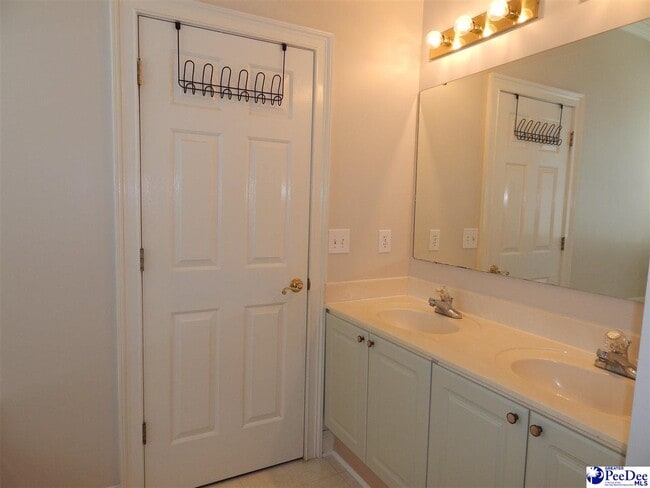 Building Photo - 2109 Elderberry Dr