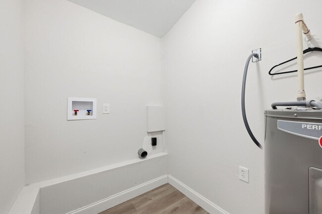 Building Photo - Completely Renovated 2BR/1BA Home on Extra-Large Lot in Jacksonville's Trout River Area***APRIL S...