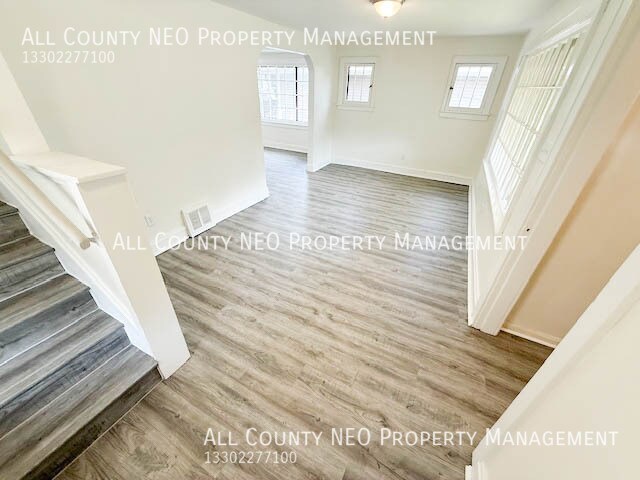 Building Photo - 897 McKinley Ave