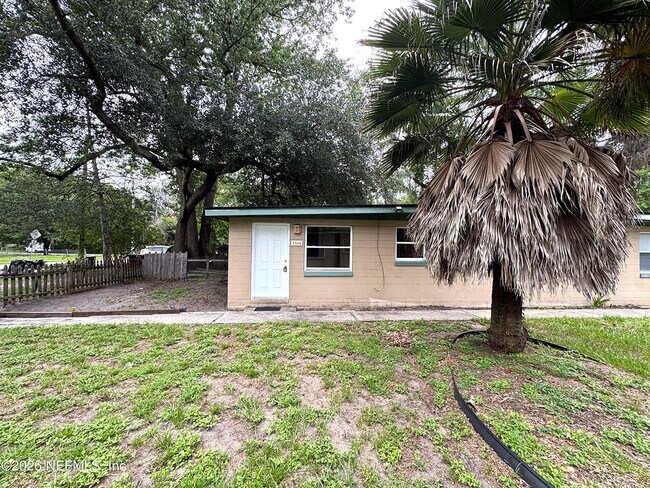 Building Photo - 4464 Spring Glen Rd