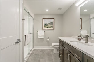 Building Photo - 205 Lakeshore Dr