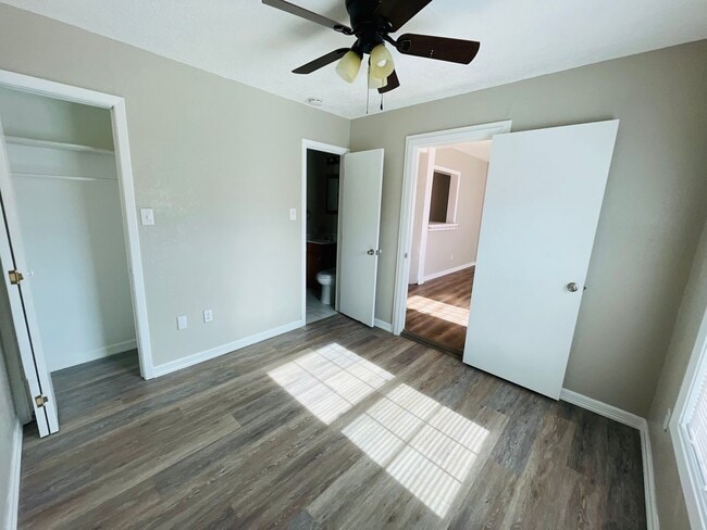 Building Photo - 312 1-304 1/2 S Avenue G