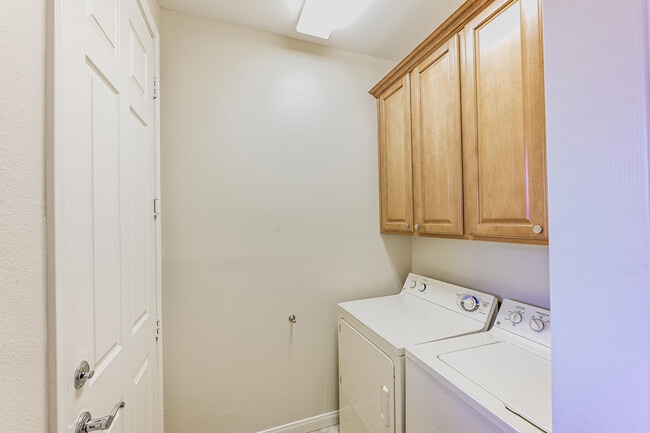 Building Photo - 41544 Via Arleta