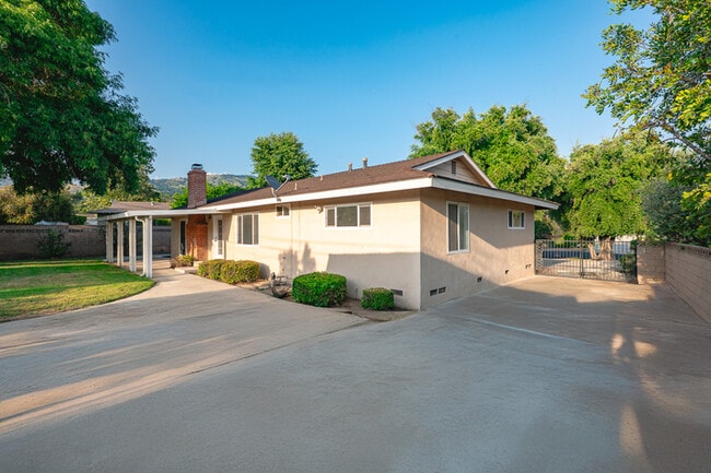Building Photo - Spacious 4BR 2BA Home in Prime Glendora