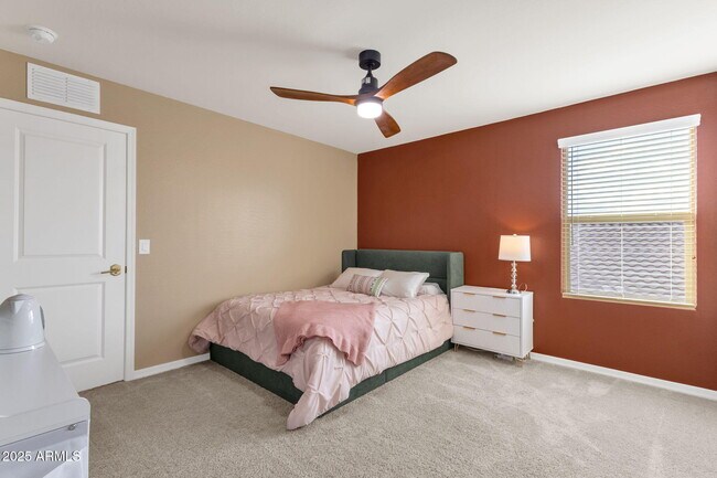 Building Photo - 13330 E Sunflower Ln