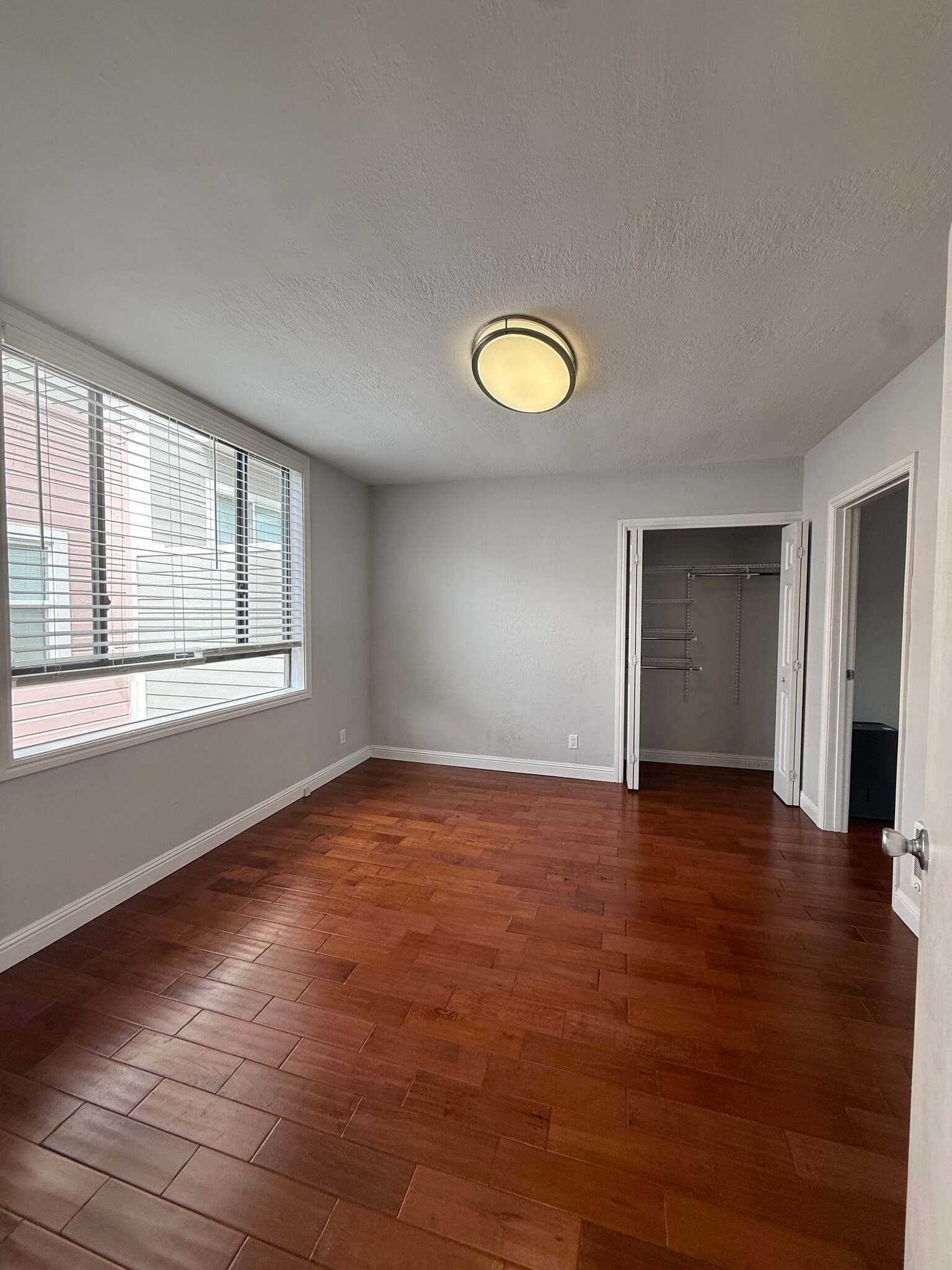 Building Photo - 419 Naples St