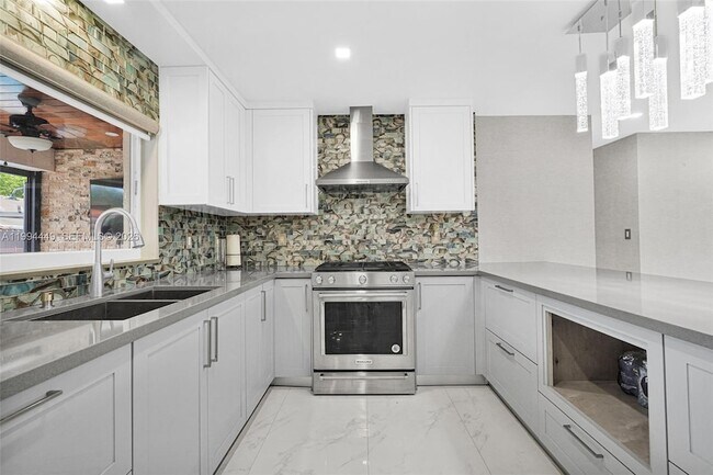 Building Photo - 4225 SW 133rd Ct