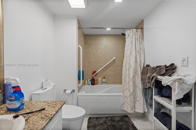 Building Photo - 19501 W Country Club Dr