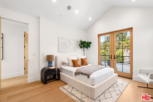 Building Photo - 2565 Patricia Ave