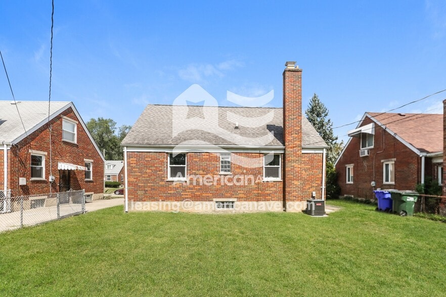 Building Photo - 526 Harriet St