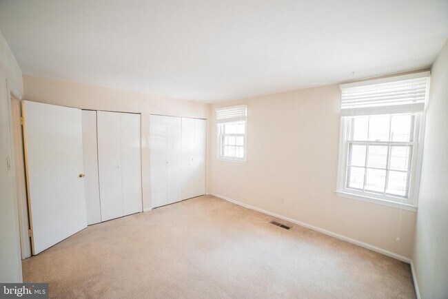Building Photo - 2300 Naudain St
