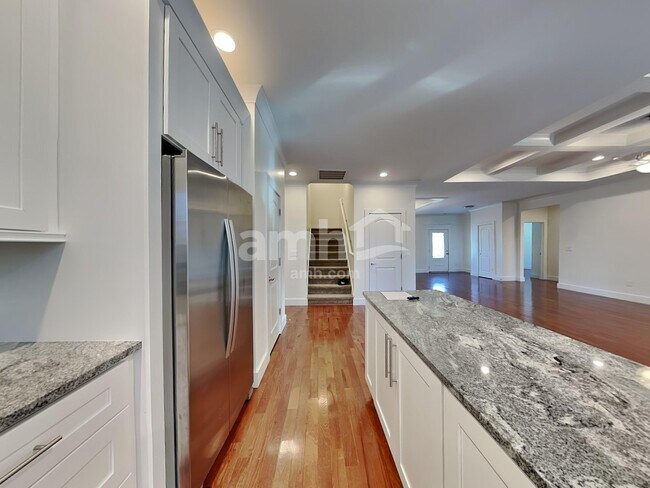 Building Photo - 430 Risen Star Dr