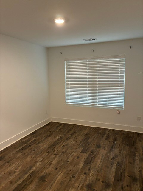 Building Photo - 503 S Forest Ave