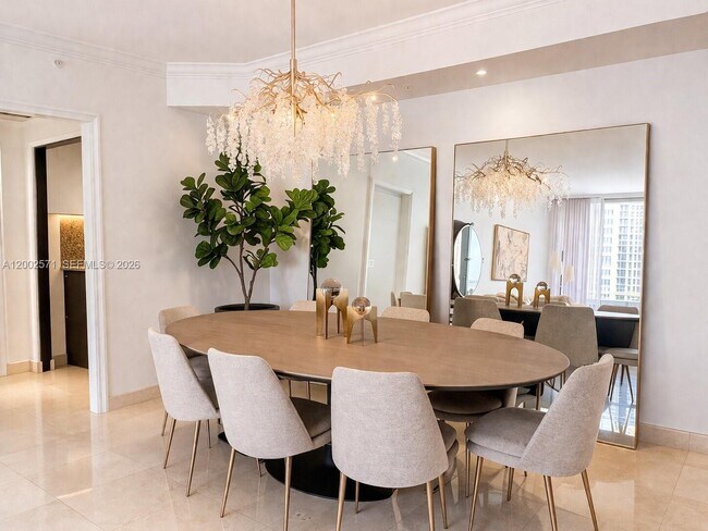 Building Photo - 848 Brickell Key Dr