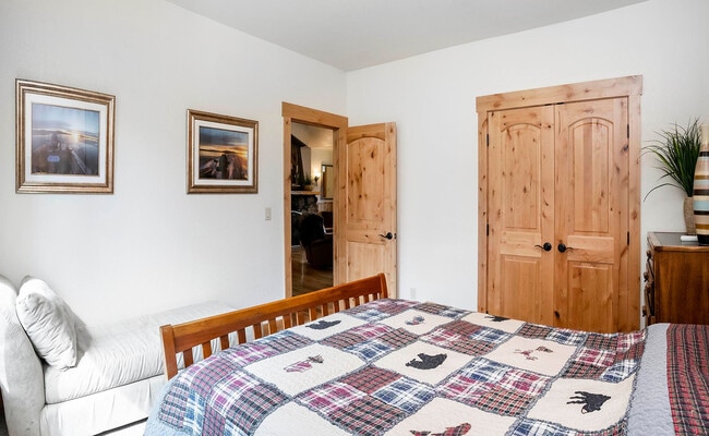 Building Photo - 28940 Golf Way