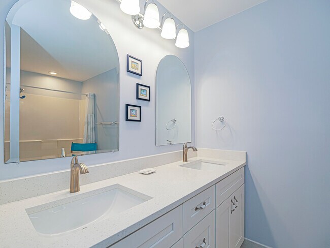 Building Photo - 5075 Harmony Cir