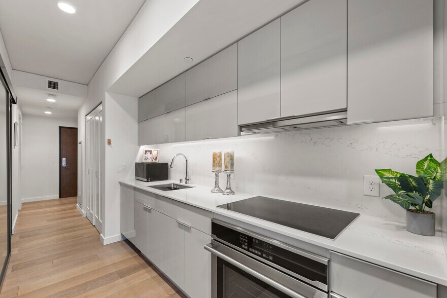 kitchen - 450 S Main St