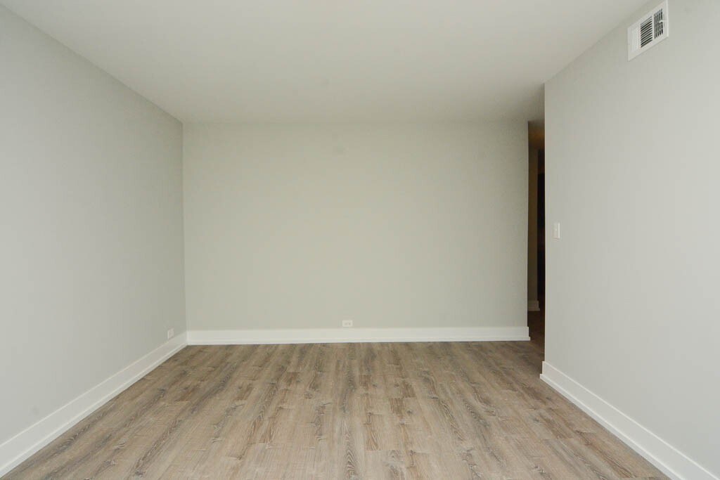 Building Photo - 1131 Maple Ave