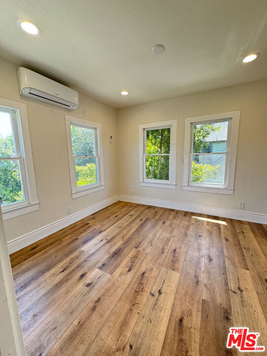 Building Photo - 1828 S Gramercy Pl