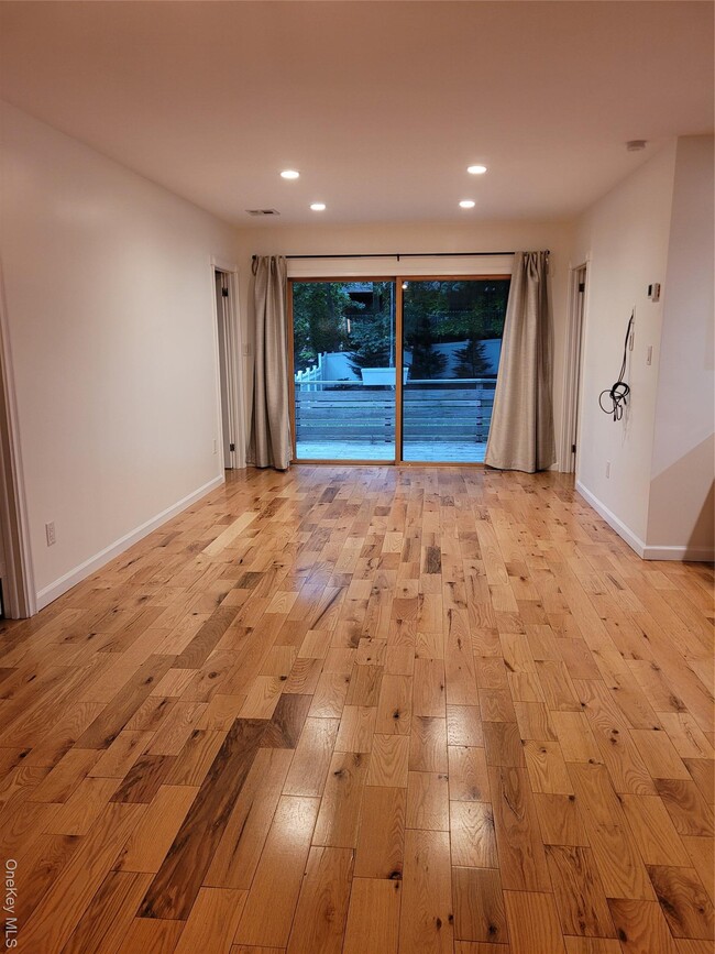 Building Photo - 31 Apricot Rd