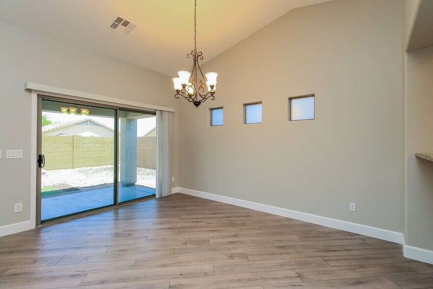 Building Photo - 1846 W Half Moon Cir