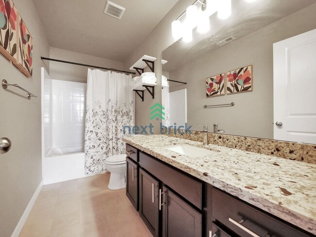 Building Photo - Gorgeous 3 Bed & 2.5 Bath Single Family House For Rent!