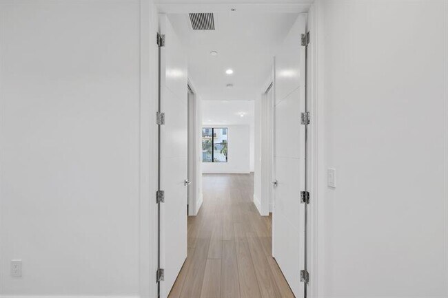 Building Photo - 204 Osceola Park Ln