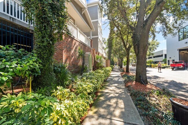 Building Photo - 800 S Dakota Ave