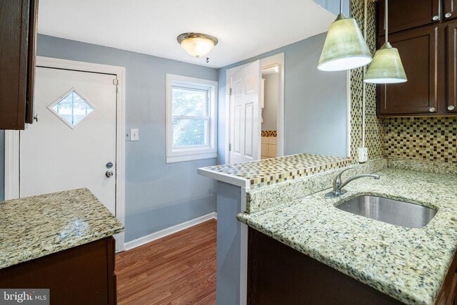 Building Photo - 447 N Wilton St