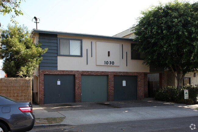 Primary Photo - 1030 Grand Ave