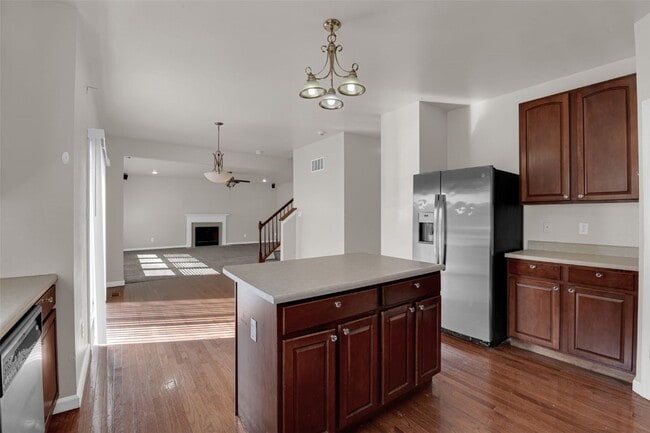 Building Photo - 51 Fountainview Dr