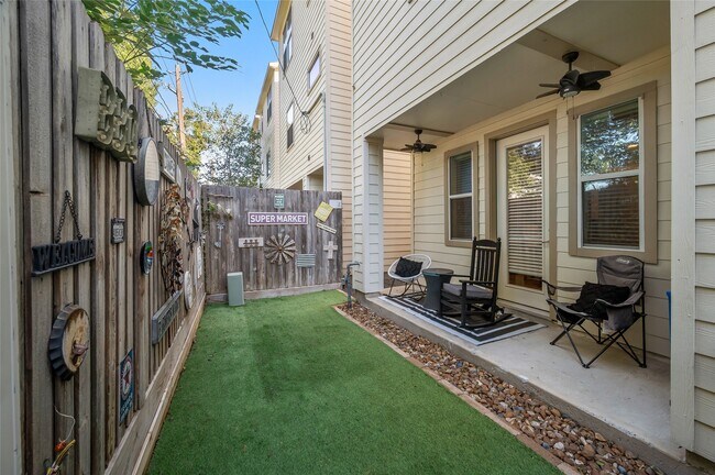 Building Photo - 1209 Cedarpost Tree Springs Pl