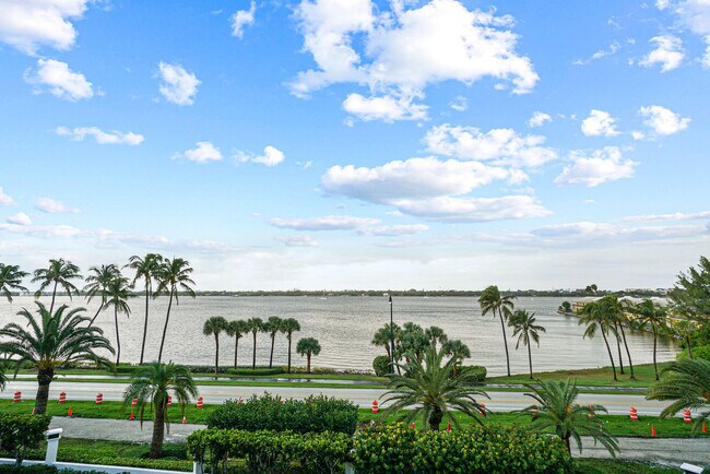 Building Photo - 3100 S Ocean Blvd