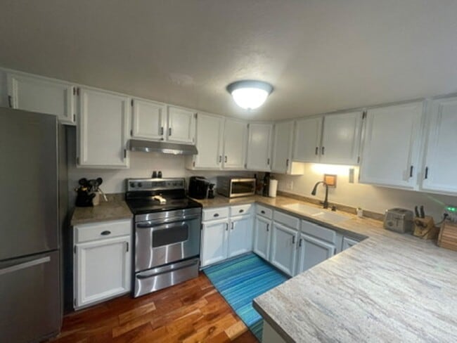 Building Photo - 3 Bedroom Townhouse Minutes from Canyons