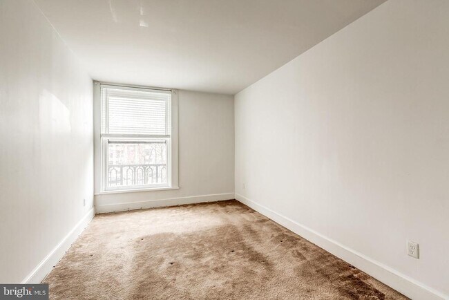 Building Photo - 3060 16th St NW