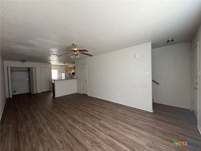 Building Photo - 4210 Primrose Dr