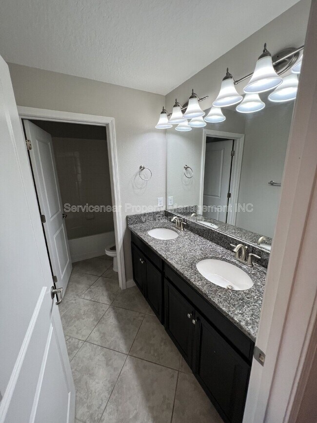 Building Photo - 939 Terra Vista St