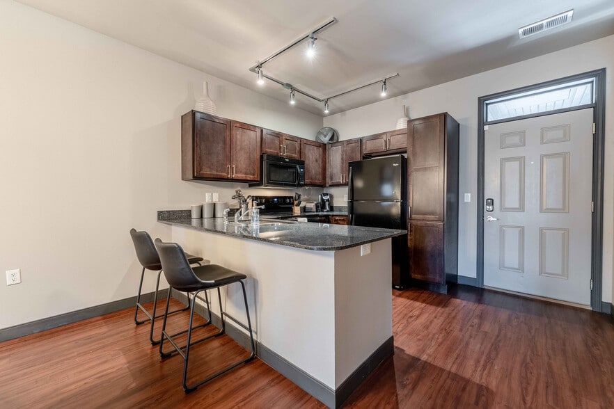 Building Photo - Township 28