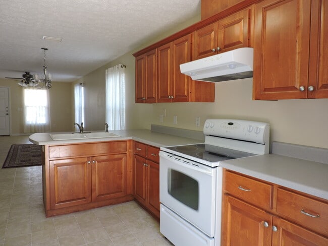 Building Photo - 121 Half Acre Ln