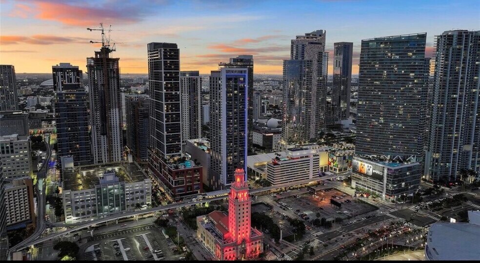 Building Photo - 601 N Miami Ave