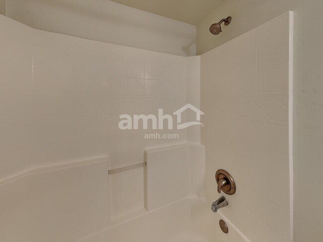 Building Photo - 16605 Sadie Ave