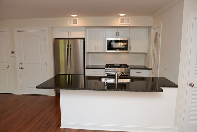 Building Photo - 203-205-205 Nassau St