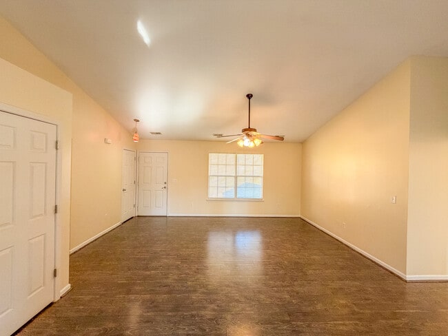 Building Photo - 116 Whipple Ln