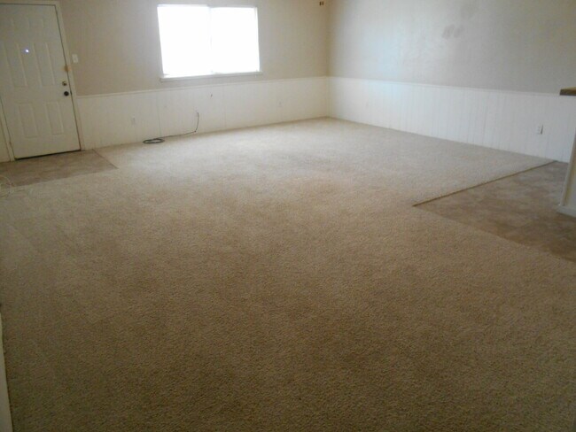 Building Photo - Half off first full months rent !Large West Lubbock Home