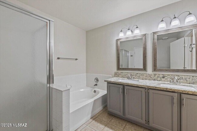 Building Photo - 8142 N Millwheel Pl