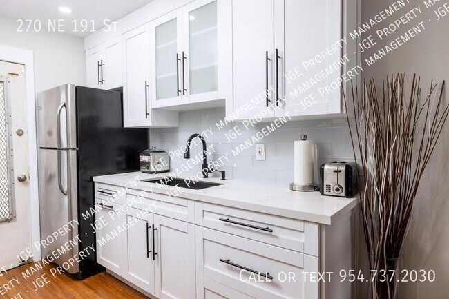 Building Photo - 270 NE 191st St