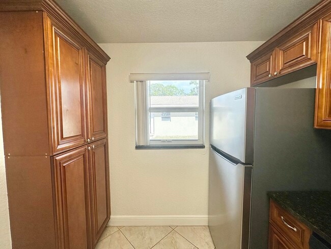 Building Photo - 3434 State St