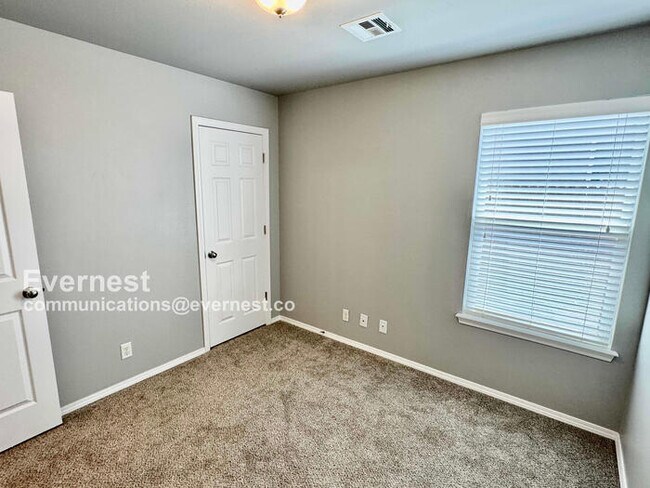 Building Photo - 6708 N 128th E Ave