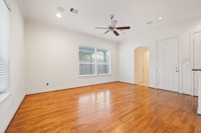 Building Photo - 2202 Hilshire Terrace Ct